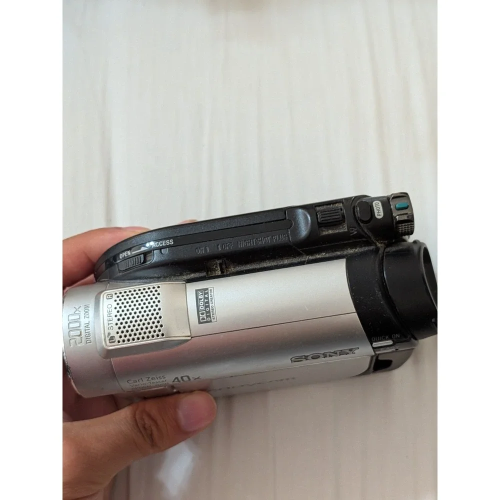 Sony Handycam DVD Camcorder DCR-DVD610